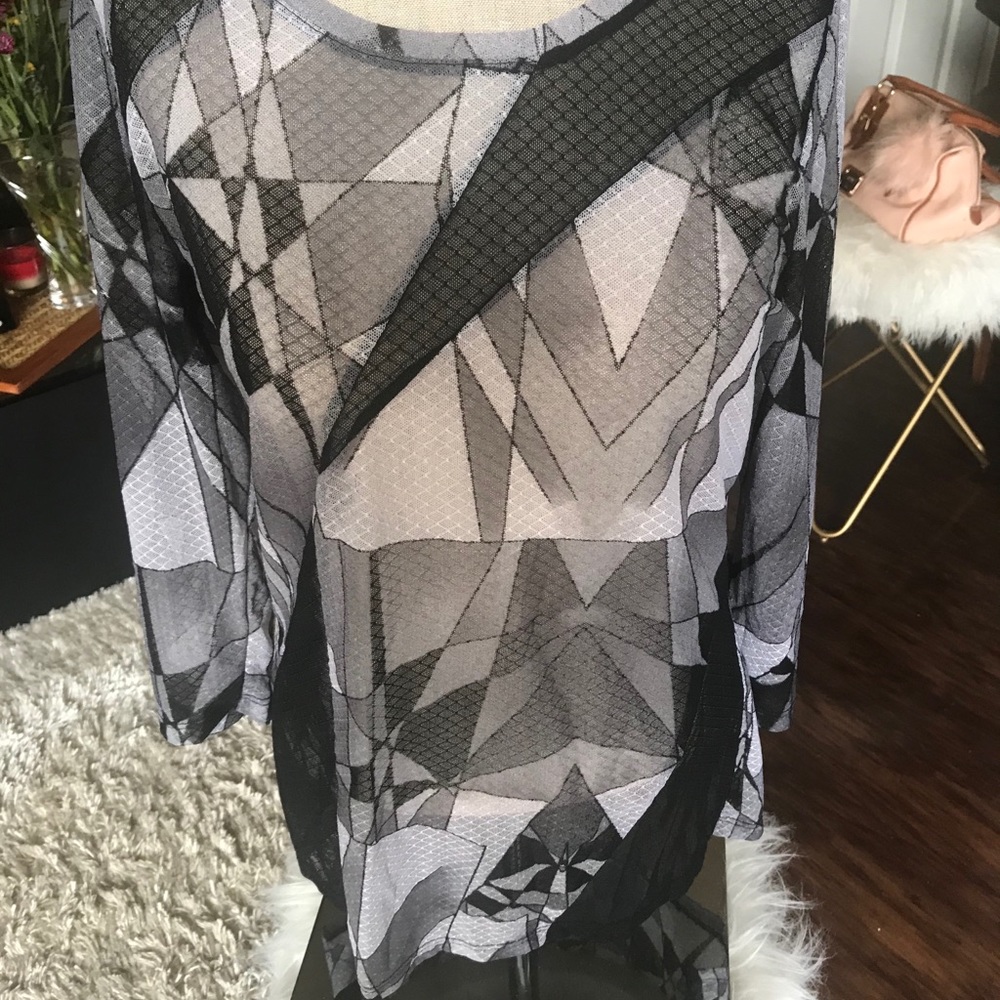 LYNN Richie Silver geometric pattern gray top